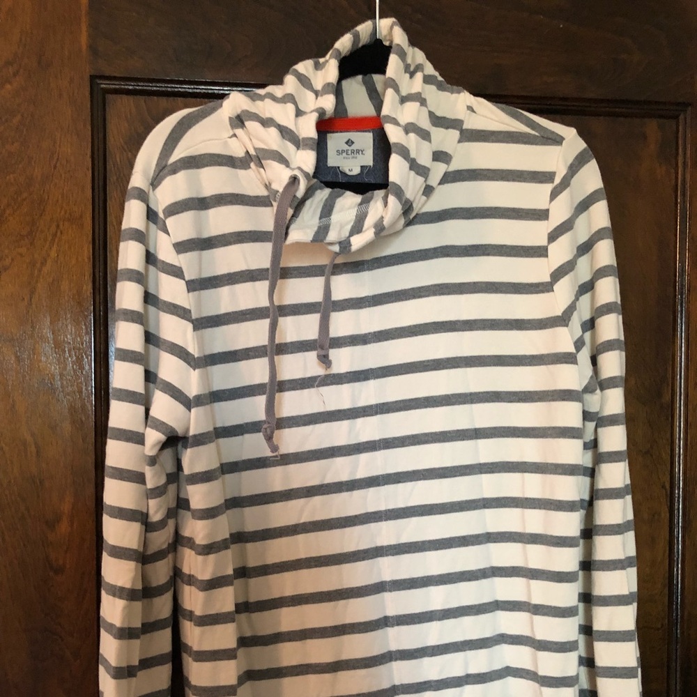 Sperry sweatshirt